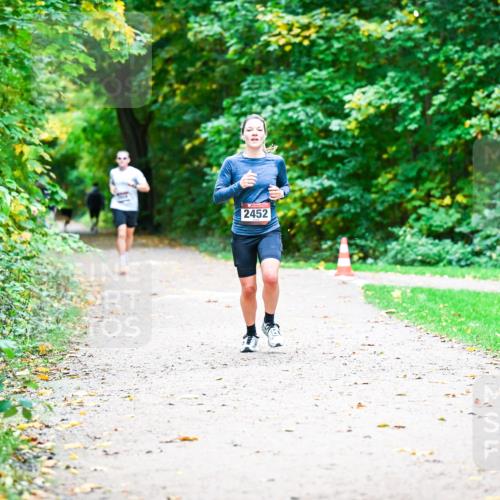 12.10.2025 - Bramfelder Halbmarathon 2025 Dr. Thomas Lammeyer http://msf.ph/oto/9351282 12.10.2025 10:38:30 Laufen 2452 meine-sportfotos.de