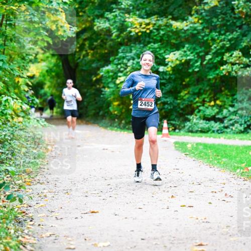 12.10.2025 - Bramfelder Halbmarathon 2025 Dr. Thomas Lammeyer http://msf.ph/oto/9351287 12.10.2025 10:38:30 Laufen 2452 meine-sportfotos.de