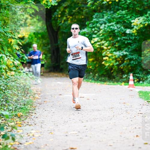 12.10.2025 - Bramfelder Halbmarathon 2025 Dr. Thomas Lammeyer http://msf.ph/oto/9351305 12.10.2025 10:38:34 Laufen 2908 meine-sportfotos.de