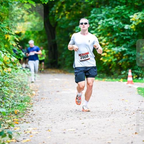 12.10.2025 - Bramfelder Halbmarathon 2025 Dr. Thomas Lammeyer http://msf.ph/oto/9351309 12.10.2025 10:38:35 Laufen 2908 meine-sportfotos.de