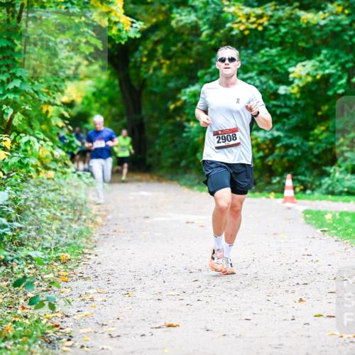 12.10.2025 - Bramfelder Halbmarathon 2025 Dr. Thomas Lammeyer http://msf.ph/oto/9351315 12.10.2025 10:38:35 Laufen 2908 meine-sportfotos.de
