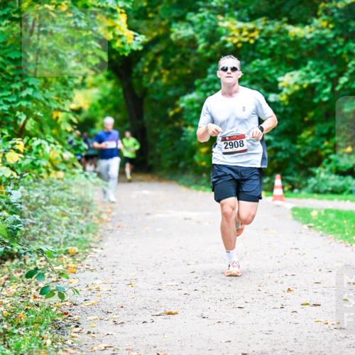 12.10.2025 - Bramfelder Halbmarathon 2025 Dr. Thomas Lammeyer http://msf.ph/oto/9351317 12.10.2025 10:38:36 Laufen 2908 meine-sportfotos.de