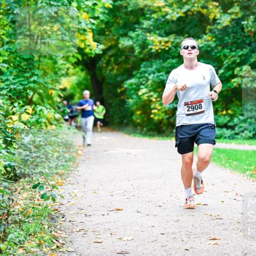 12.10.2025 - Bramfelder Halbmarathon 2025 Dr. Thomas Lammeyer http://msf.ph/oto/9351323 12.10.2025 10:38:37 Laufen 2908 meine-sportfotos.de