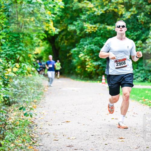 12.10.2025 - Bramfelder Halbmarathon 2025 Dr. Thomas Lammeyer http://msf.ph/oto/9351325 12.10.2025 10:38:37 Laufen 2908 meine-sportfotos.de
