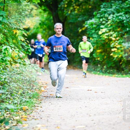 12.10.2025 - Bramfelder Halbmarathon 2025 Dr. Thomas Lammeyer http://msf.ph/oto/9351336 12.10.2025 10:38:40 Laufen 2840 meine-sportfotos.de