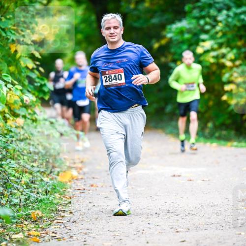 12.10.2025 - Bramfelder Halbmarathon 2025 Dr. Thomas Lammeyer http://msf.ph/oto/9351344 12.10.2025 10:38:41 Laufen 2840 meine-sportfotos.de