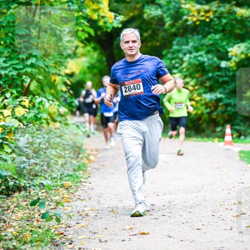 12.10.2025 - Bramfelder Halbmarathon 2025 Dr. Thomas Lammeyer http://msf.ph/oto/9351355 12.10.2025 10:38:42 Laufen 2840 meine-sportfotos.de