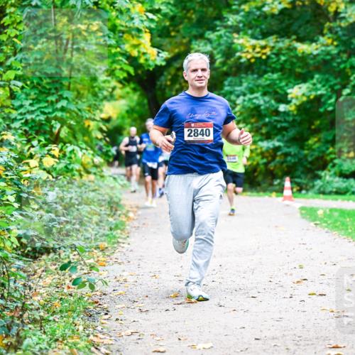 12.10.2025 - Bramfelder Halbmarathon 2025 Dr. Thomas Lammeyer http://msf.ph/oto/9351358 12.10.2025 10:38:43 Laufen 2840 meine-sportfotos.de