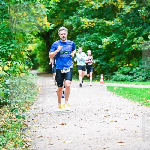 12.10.2025 - Bramfelder Halbmarathon 2025 Dr. Thomas Lammeyer http://msf.ph/oto/9351378 12.10.2025 10:38:48 Laufen 2703 meine-sportfotos.de