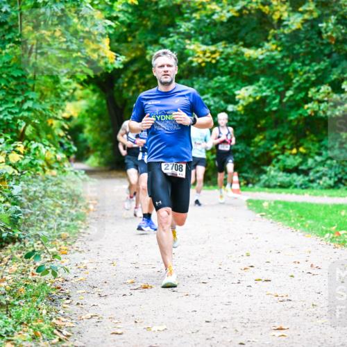 12.10.2025 - Bramfelder Halbmarathon 2025 Dr. Thomas Lammeyer http://msf.ph/oto/9351382 12.10.2025 10:38:48 Laufen 2708 meine-sportfotos.de