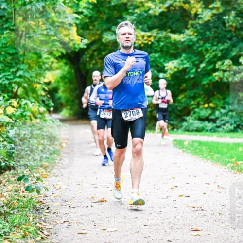 12.10.2025 - Bramfelder Halbmarathon 2025 Dr. Thomas Lammeyer http://msf.ph/oto/9351384 12.10.2025 10:38:48 Laufen 2672, 2708 meine-sportfotos.de