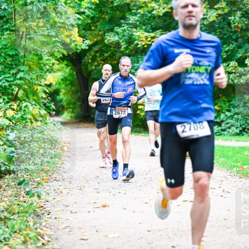 12.10.2025 - Bramfelder Halbmarathon 2025 Dr. Thomas Lammeyer http://msf.ph/oto/9351390 12.10.2025 10:38:49 Laufen 202, 2672, 257, 2708 meine-sportfotos.de