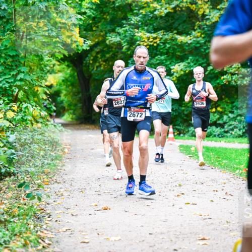 12.10.2025 - Bramfelder Halbmarathon 2025 Dr. Thomas Lammeyer http://msf.ph/oto/9351391 12.10.2025 10:38:50 Laufen 2621, 2672, 571, 2936, 2701 meine-sportfotos.de
