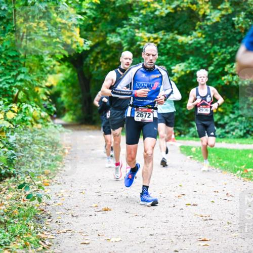 12.10.2025 - Bramfelder Halbmarathon 2025 Dr. Thomas Lammeyer http://msf.ph/oto/9351392 12.10.2025 10:38:50 Laufen 2672, 86, 2936 meine-sportfotos.de