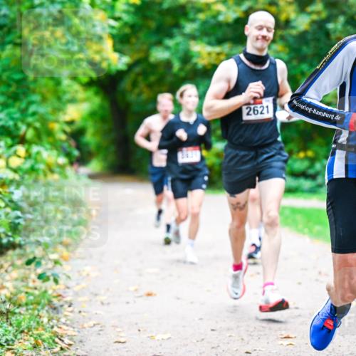 12.10.2025 - Bramfelder Halbmarathon 2025 Dr. Thomas Lammeyer http://msf.ph/oto/9351399 12.10.2025 10:38:52 Laufen 2621, 2672, 6 meine-sportfotos.de