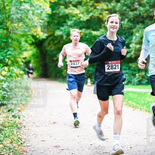 12.10.2025 - Bramfelder Halbmarathon 2025 Dr. Thomas Lammeyer http://msf.ph/oto/9351401 12.10.2025 10:38:53 Laufen 2437, 2821, 2020, 2571 meine-sportfotos.de