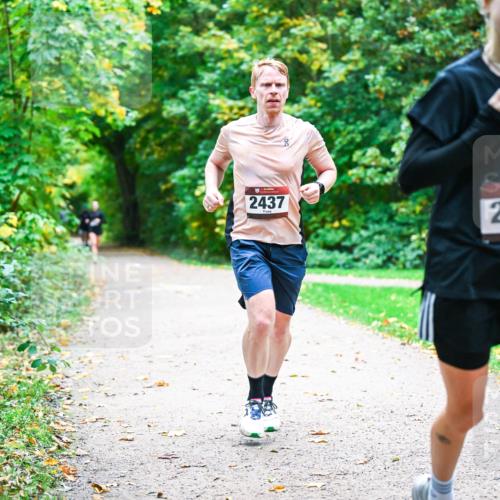 12.10.2025 - Bramfelder Halbmarathon 2025 Dr. Thomas Lammeyer http://msf.ph/oto/9351404 12.10.2025 10:38:54 Laufen 2437, 2821 meine-sportfotos.de