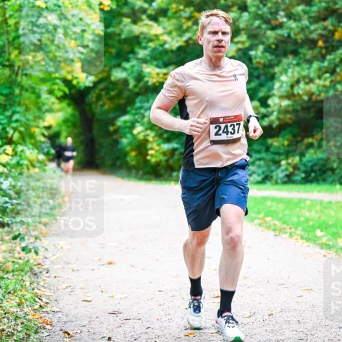 12.10.2025 - Bramfelder Halbmarathon 2025 Dr. Thomas Lammeyer http://msf.ph/oto/9351407 12.10.2025 10:38:54 Laufen 2437 meine-sportfotos.de