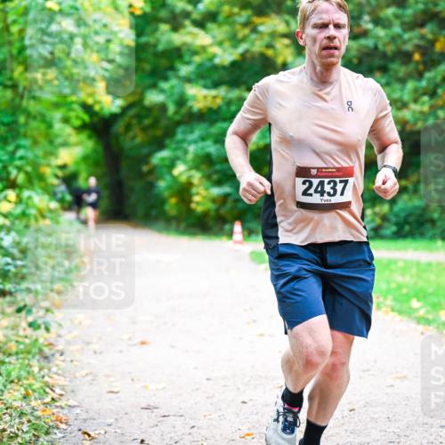 12.10.2025 - Bramfelder Halbmarathon 2025 Dr. Thomas Lammeyer http://msf.ph/oto/9351409 12.10.2025 10:38:55 Laufen 34, 2437 meine-sportfotos.de