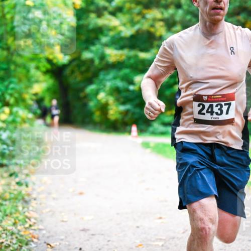 12.10.2025 - Bramfelder Halbmarathon 2025 Dr. Thomas Lammeyer http://msf.ph/oto/9351411 12.10.2025 10:38:55 Laufen 34, 2437 meine-sportfotos.de