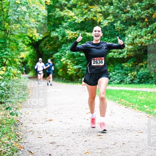 12.10.2025 - Bramfelder Halbmarathon 2025 Dr. Thomas Lammeyer http://msf.ph/oto/9351427 12.10.2025 10:39:03 Laufen 2636 meine-sportfotos.de