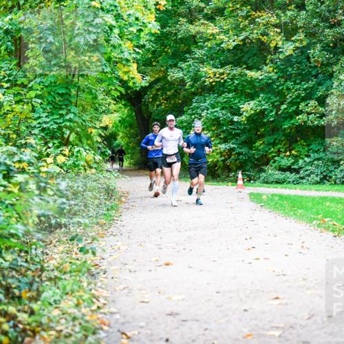 12.10.2025 - Bramfelder Halbmarathon 2025 Dr. Thomas Lammeyer http://msf.ph/oto/9351437 12.10.2025 10:39:06 Laufen  meine-sportfotos.de