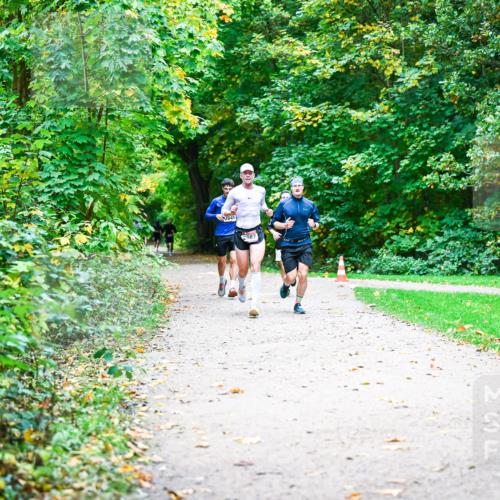 12.10.2025 - Bramfelder Halbmarathon 2025 Dr. Thomas Lammeyer http://msf.ph/oto/9351442 12.10.2025 10:39:07 Laufen  meine-sportfotos.de