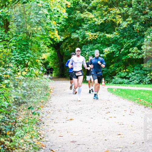 12.10.2025 - Bramfelder Halbmarathon 2025 Dr. Thomas Lammeyer http://msf.ph/oto/9351448 12.10.2025 10:39:07 Laufen 2887 meine-sportfotos.de