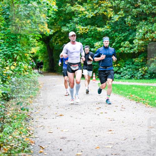 12.10.2025 - Bramfelder Halbmarathon 2025 Dr. Thomas Lammeyer http://msf.ph/oto/9351455 12.10.2025 10:39:08 Laufen 2887, 2753 meine-sportfotos.de