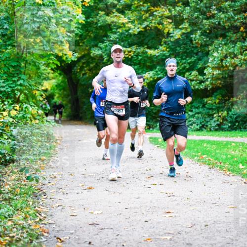 12.10.2025 - Bramfelder Halbmarathon 2025 Dr. Thomas Lammeyer http://msf.ph/oto/9351458 12.10.2025 10:39:09 Laufen 2887, 275 meine-sportfotos.de