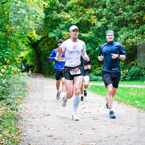 12.10.2025 - Bramfelder Halbmarathon 2025 Dr. Thomas Lammeyer http://msf.ph/oto/9351462 12.10.2025 10:39:09 Laufen 2845, 2887, 275 meine-sportfotos.de