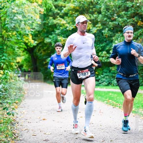 12.10.2025 - Bramfelder Halbmarathon 2025 Dr. Thomas Lammeyer http://msf.ph/oto/9351466 12.10.2025 10:39:10 Laufen 2845, 2887 meine-sportfotos.de