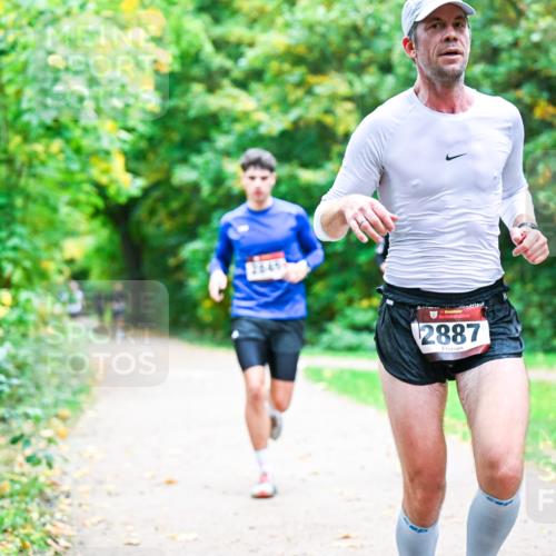 12.10.2025 - Bramfelder Halbmarathon 2025 Dr. Thomas Lammeyer http://msf.ph/oto/9351471 12.10.2025 10:39:11 Laufen 45, 2887 meine-sportfotos.de