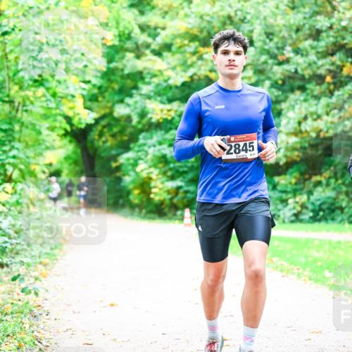 12.10.2025 - Bramfelder Halbmarathon 2025 Dr. Thomas Lammeyer http://msf.ph/oto/9351475 12.10.2025 10:39:12 Laufen 2845, 41, 275 meine-sportfotos.de