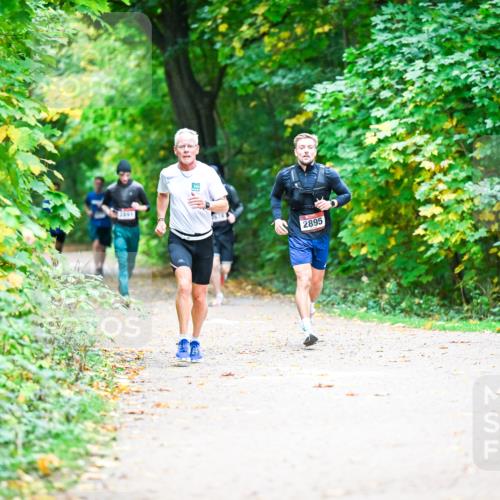 12.10.2025 - Bramfelder Halbmarathon 2025 Dr. Thomas Lammeyer http://msf.ph/oto/9351478 12.10.2025 10:39:17 Laufen 2851, 2895 meine-sportfotos.de