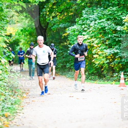 12.10.2025 - Bramfelder Halbmarathon 2025 Dr. Thomas Lammeyer http://msf.ph/oto/9351485 12.10.2025 10:39:18 Laufen 2895 meine-sportfotos.de