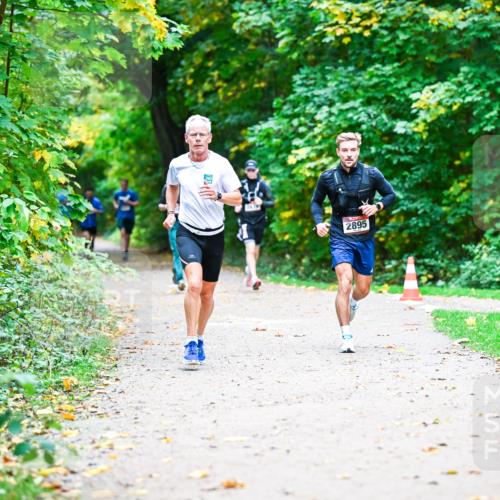 12.10.2025 - Bramfelder Halbmarathon 2025 Dr. Thomas Lammeyer http://msf.ph/oto/9351499 12.10.2025 10:39:19 Laufen 2895 meine-sportfotos.de