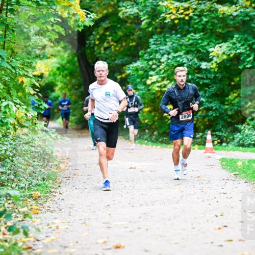 12.10.2025 - Bramfelder Halbmarathon 2025 Dr. Thomas Lammeyer http://msf.ph/oto/9351500 12.10.2025 10:39:20 Laufen 2895 meine-sportfotos.de
