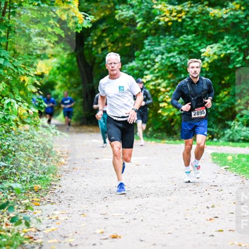 12.10.2025 - Bramfelder Halbmarathon 2025 Dr. Thomas Lammeyer http://msf.ph/oto/9351504 12.10.2025 10:39:20 Laufen 2895 meine-sportfotos.de