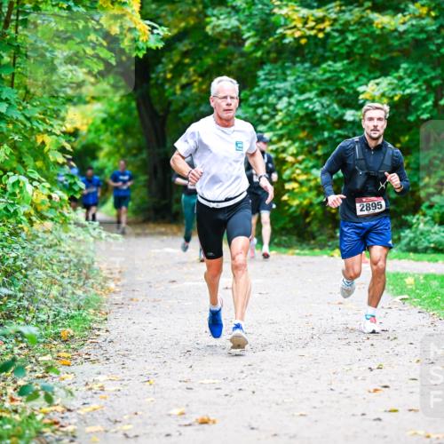 12.10.2025 - Bramfelder Halbmarathon 2025 Dr. Thomas Lammeyer http://msf.ph/oto/9351506 12.10.2025 10:39:21 Laufen 2895 meine-sportfotos.de