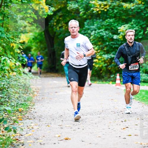12.10.2025 - Bramfelder Halbmarathon 2025 Dr. Thomas Lammeyer http://msf.ph/oto/9351508 12.10.2025 10:39:21 Laufen 0, 2895 meine-sportfotos.de