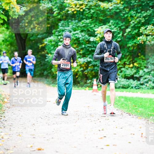 12.10.2025 - Bramfelder Halbmarathon 2025 Dr. Thomas Lammeyer http://msf.ph/oto/9351530 12.10.2025 10:39:25 Laufen 2891, 2676 meine-sportfotos.de