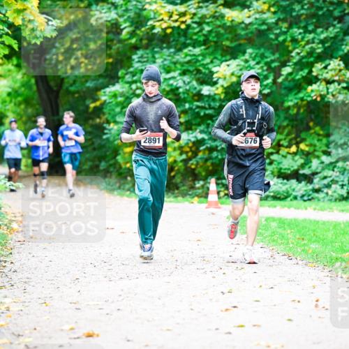12.10.2025 - Bramfelder Halbmarathon 2025 Dr. Thomas Lammeyer http://msf.ph/oto/9351531 12.10.2025 10:39:25 Laufen 2891, 676 meine-sportfotos.de