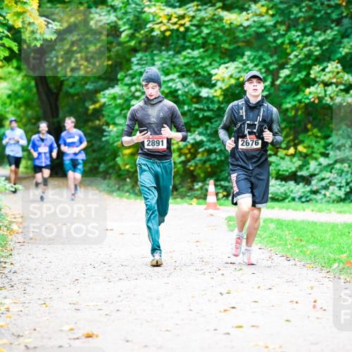 12.10.2025 - Bramfelder Halbmarathon 2025 Dr. Thomas Lammeyer http://msf.ph/oto/9351532 12.10.2025 10:39:25 Laufen 2891, 2676 meine-sportfotos.de