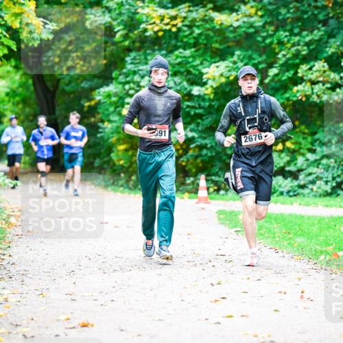 12.10.2025 - Bramfelder Halbmarathon 2025 Dr. Thomas Lammeyer http://msf.ph/oto/9351534 12.10.2025 10:39:26 Laufen 391, 2676 meine-sportfotos.de