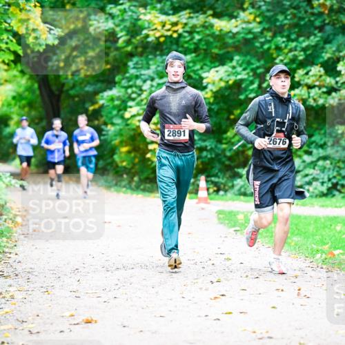 12.10.2025 - Bramfelder Halbmarathon 2025 Dr. Thomas Lammeyer http://msf.ph/oto/9351537 12.10.2025 10:39:26 Laufen 2891, 2676 meine-sportfotos.de