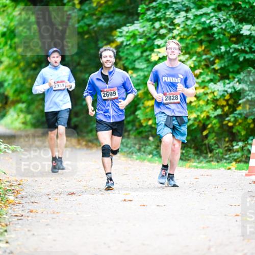 12.10.2025 - Bramfelder Halbmarathon 2025 Dr. Thomas Lammeyer http://msf.ph/oto/9351548 12.10.2025 10:39:29 Laufen 2939, 2699, 2828 meine-sportfotos.de