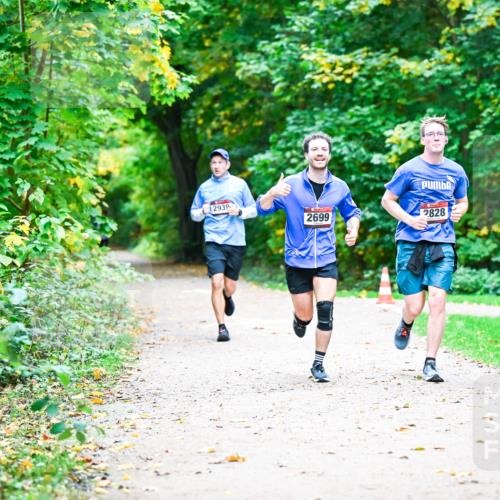 12.10.2025 - Bramfelder Halbmarathon 2025 Dr. Thomas Lammeyer http://msf.ph/oto/9351572 12.10.2025 10:39:32 Laufen 2939, 2699, 2828 meine-sportfotos.de