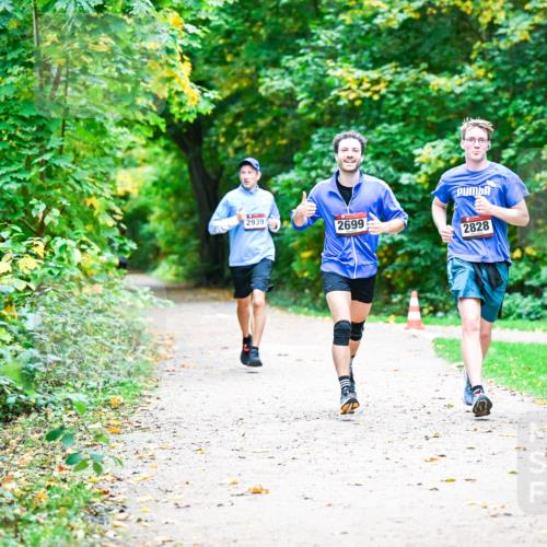 12.10.2025 - Bramfelder Halbmarathon 2025 Dr. Thomas Lammeyer http://msf.ph/oto/9351574 12.10.2025 10:39:32 Laufen 2939, 2699, 2828 meine-sportfotos.de