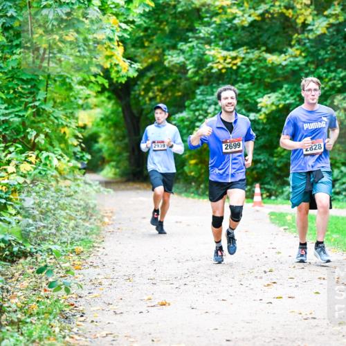 12.10.2025 - Bramfelder Halbmarathon 2025 Dr. Thomas Lammeyer http://msf.ph/oto/9351576 12.10.2025 10:39:33 Laufen 2939, 2699, 828 meine-sportfotos.de